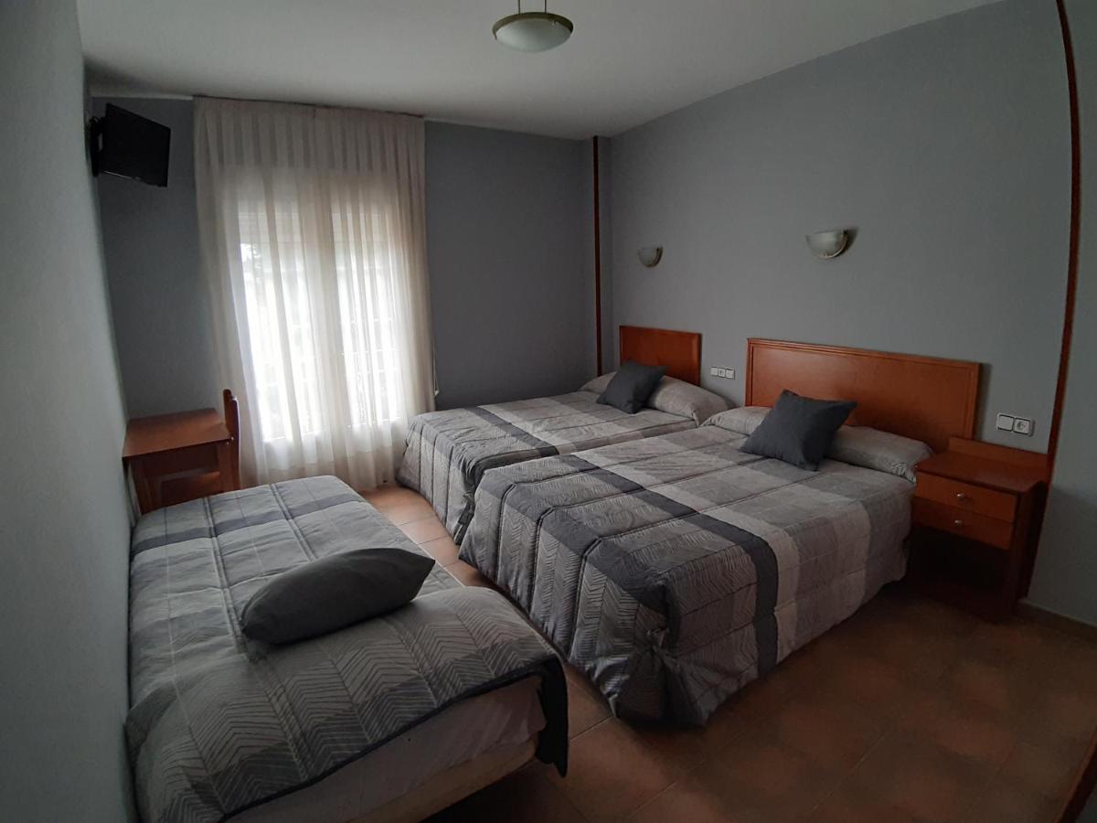 Hotel Leones, El Mas Cercano A Warner San Martín de la Vega